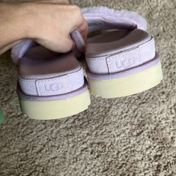 SOLD ON CROSSPOST UGG Laton Fluffy Flatform logo slides - Picture 9 of 14